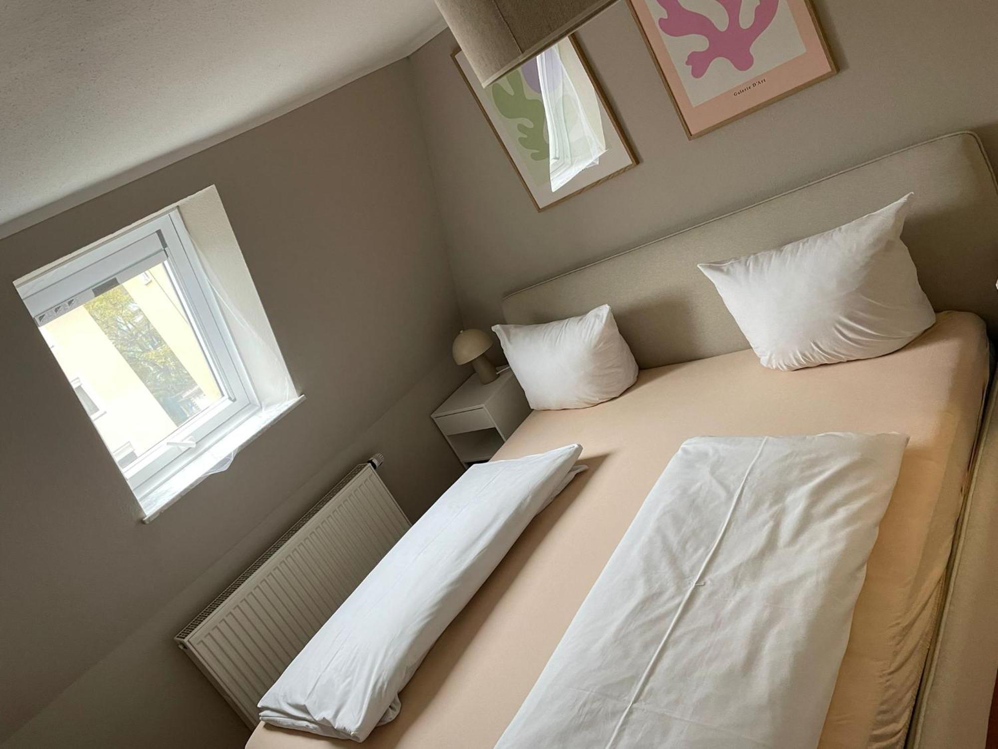 Homie Stay Schiestlstrasse - Moderne Dachgeschosswohnung Mit 2 Schlafzimmern Wurzburg Luaran gambar