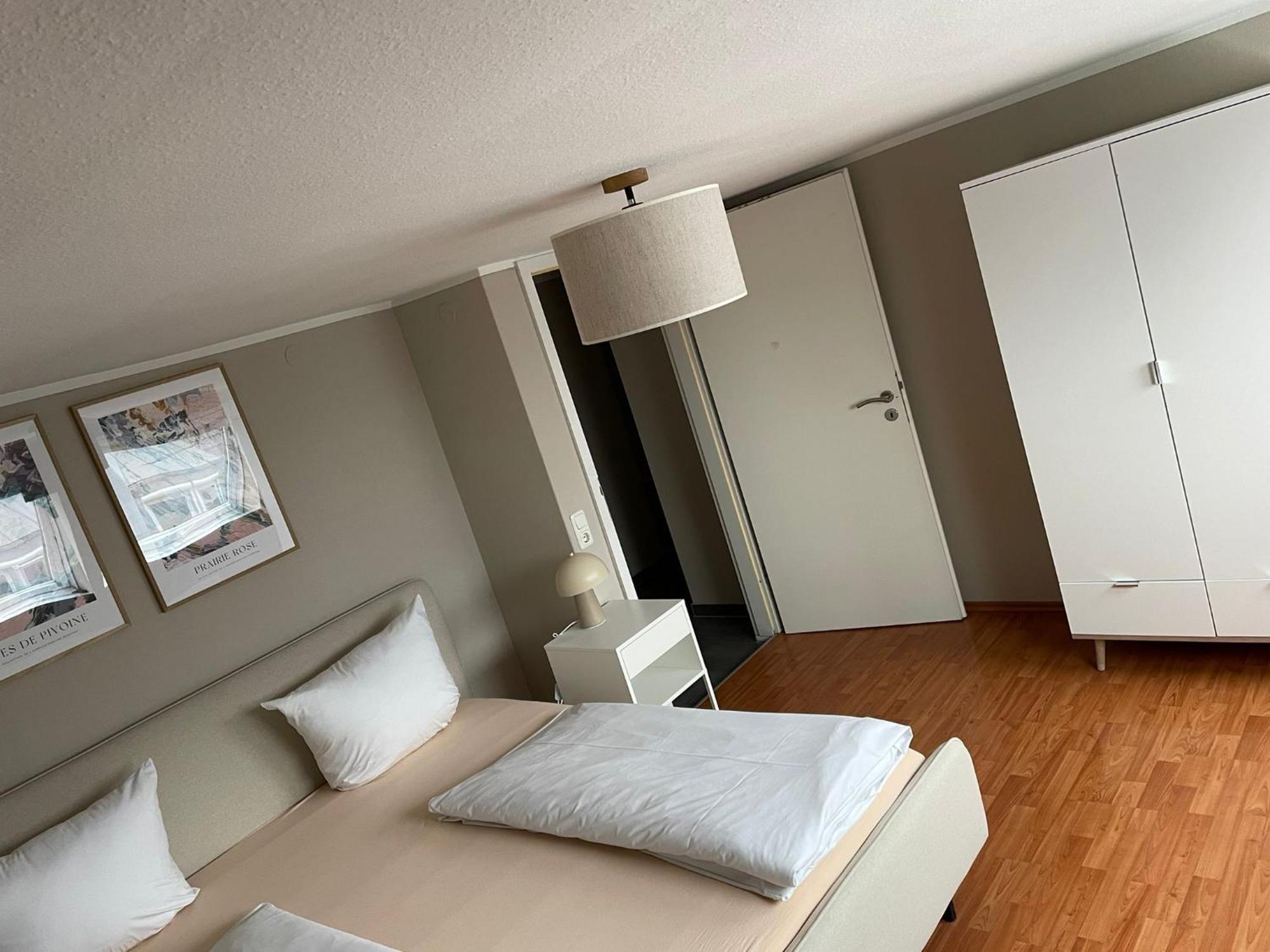 Homie Stay Schiestlstrasse - Moderne Dachgeschosswohnung Mit 2 Schlafzimmern Wurzburg Luaran gambar