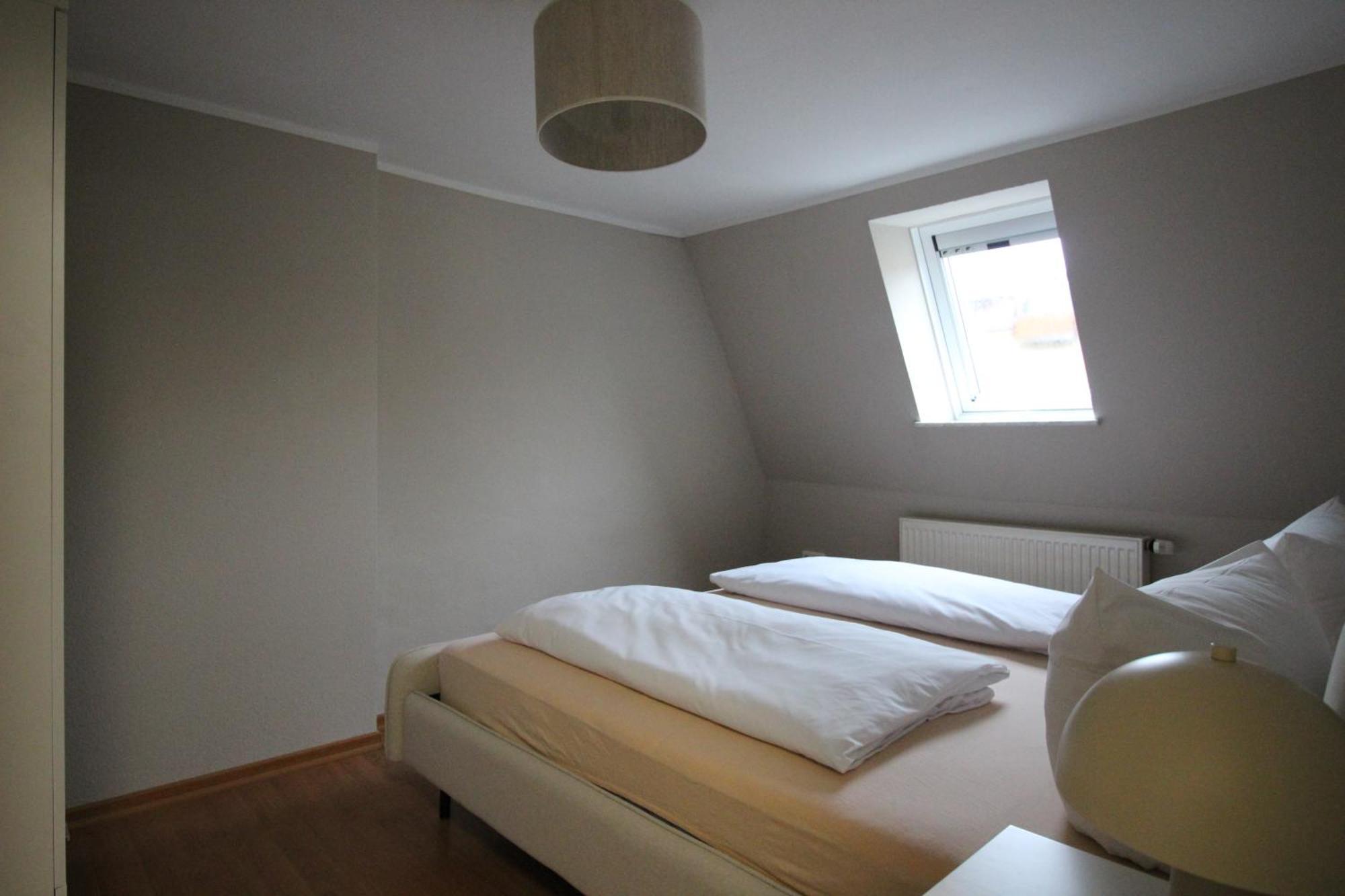 Homie Stay Schiestlstrasse - Moderne Dachgeschosswohnung Mit 2 Schlafzimmern Wurzburg Luaran gambar