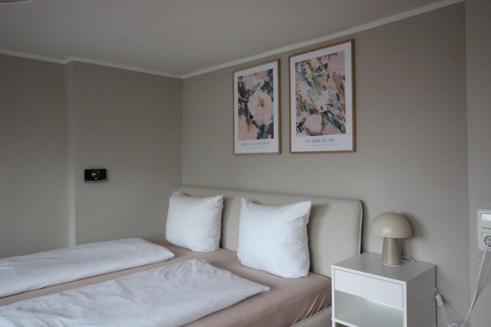 Homie Stay Schiestlstrasse - Moderne Dachgeschosswohnung Mit 2 Schlafzimmern Wurzburg Luaran gambar